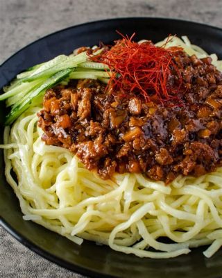  Shuozhou Guoqiao Mian – En Hjärtstekare av Tunna Nudlar och Krämiga Smaker!